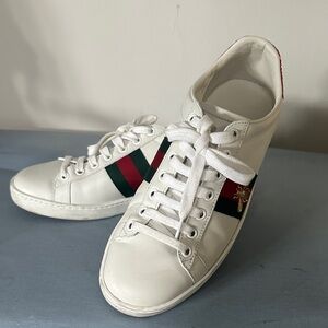 Gucci White Leather Sneakers with Green & Red Stripe